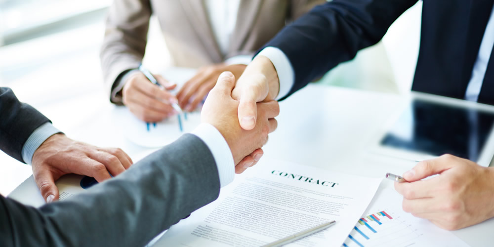 貼角機、壓泡機廠房服務團隊（duì）